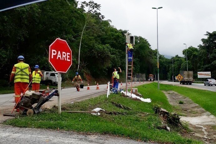 Teresópolis: Veículos mal estacionados atrapalham trânsito e transporte  coletivo - O Diário de Teresópolis