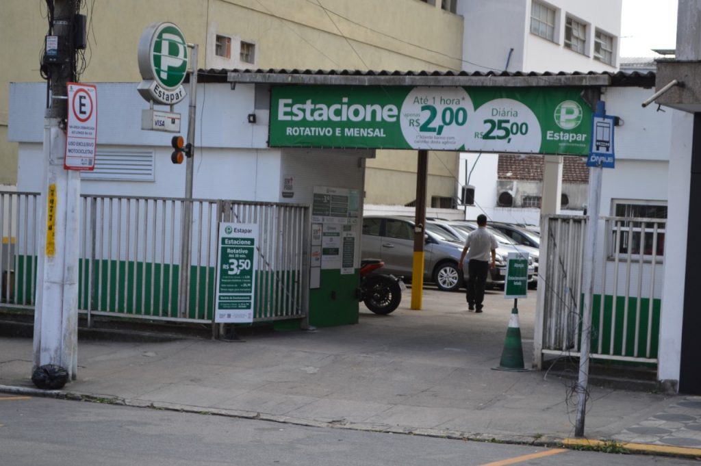 Estacionamento Rotativo Alfapark - Rua Heitor de Moura Estevão, 150,  Várzea, Teresópolis, RJ. Garagem de Estacionamento com Vagas Cobertas e  Acessibilidade.