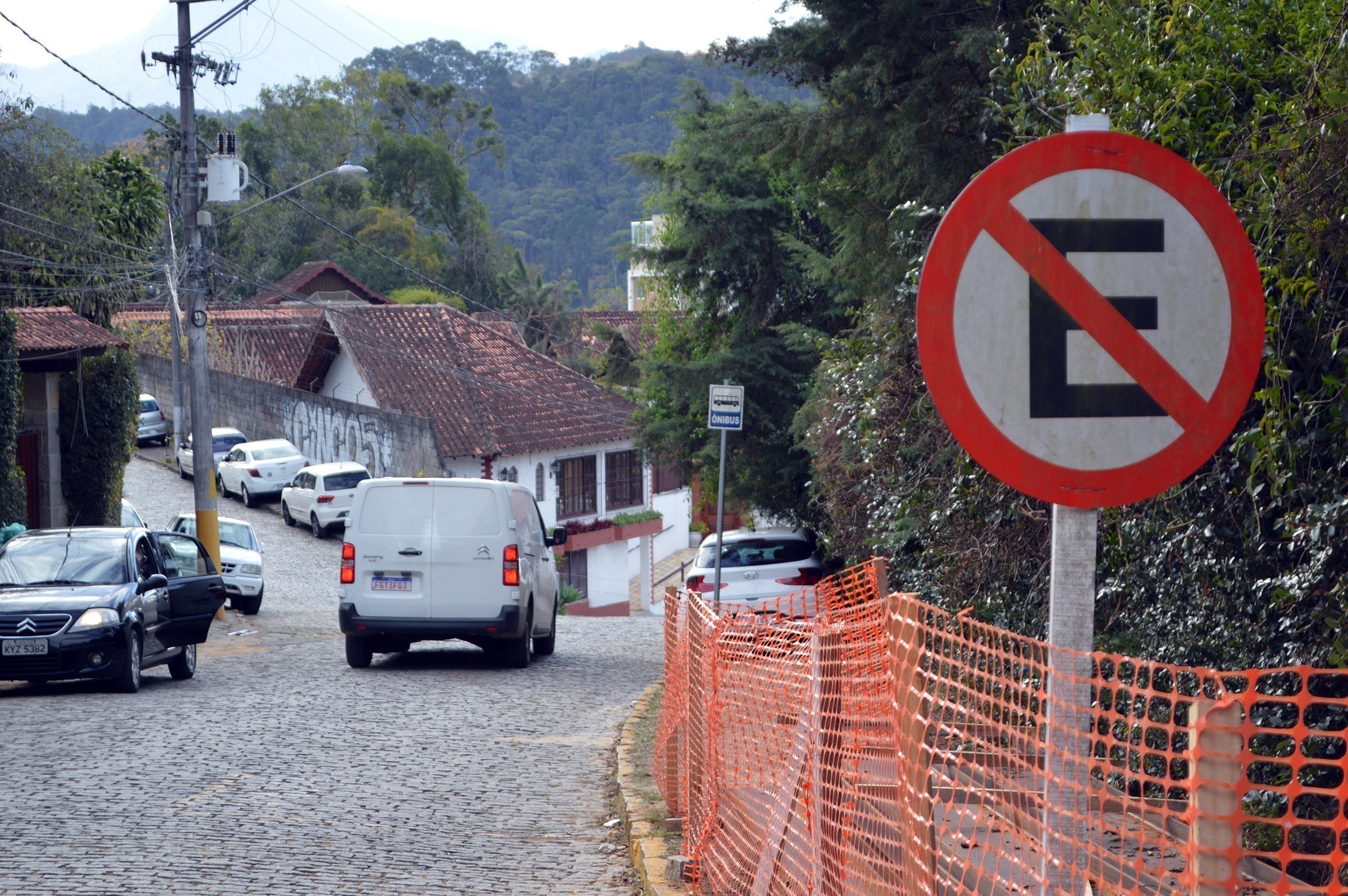 Duas linhas de ônibus passam a fazer ponto final na Beneficência - O Diário  de Teresópolis