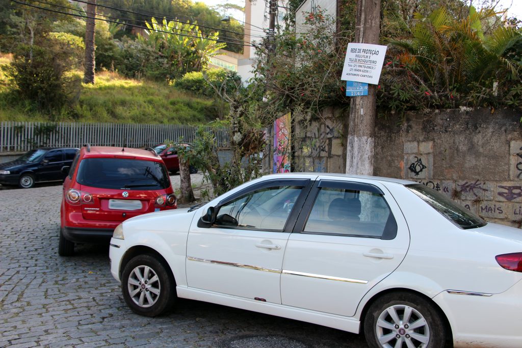 Teresópolis: Veículos mal estacionados atrapalham trânsito e transporte  coletivo - O Diário de Teresópolis