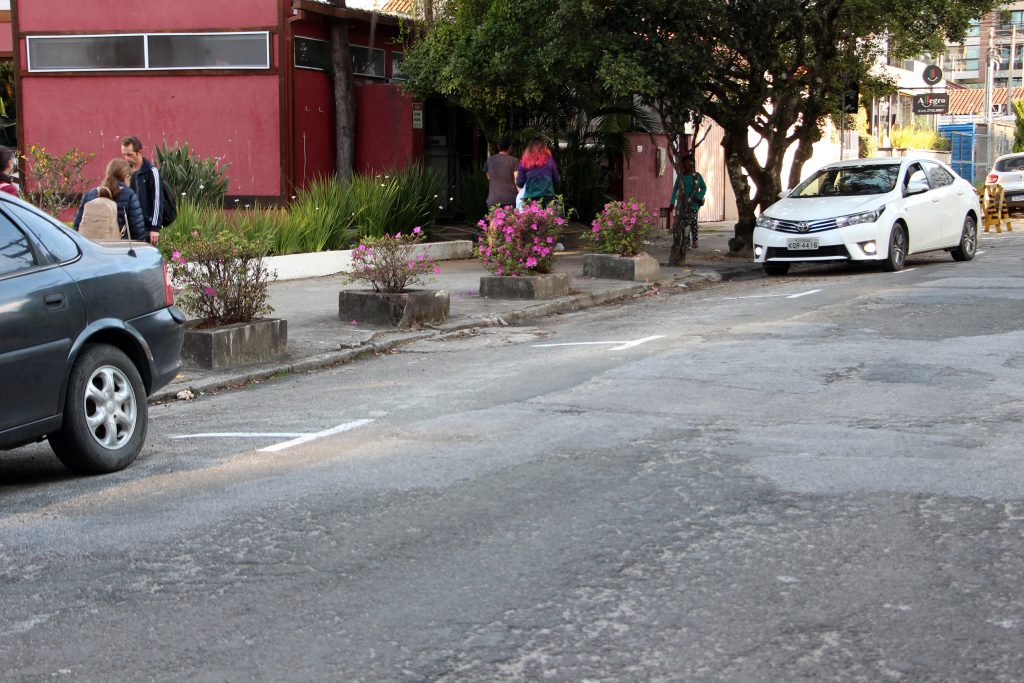 Teresópolis: Veículos mal estacionados atrapalham trânsito e transporte  coletivo - O Diário de Teresópolis