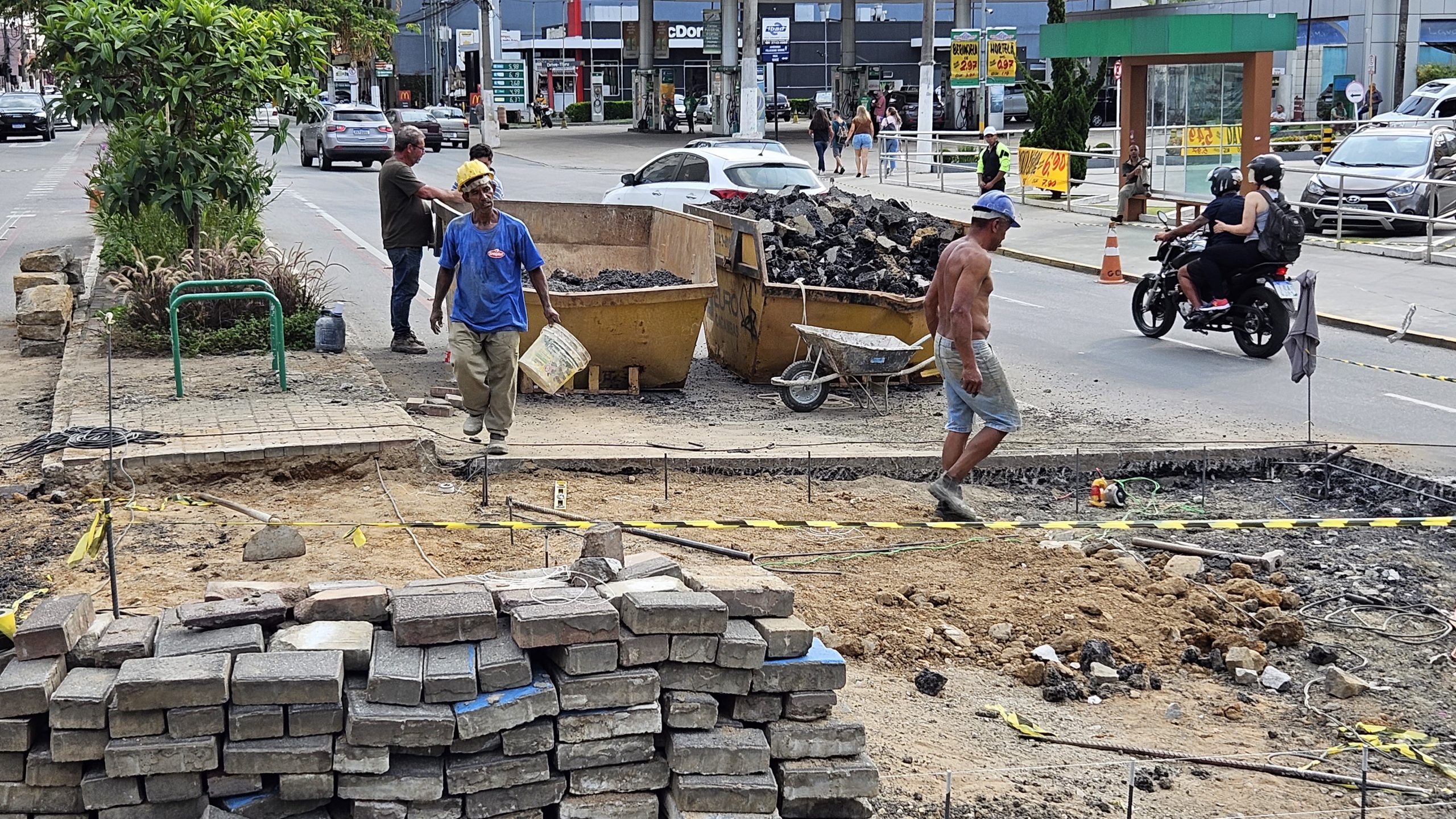 Teresópolis: Veículos mal estacionados atrapalham trânsito e transporte  coletivo - O Diário de Teresópolis